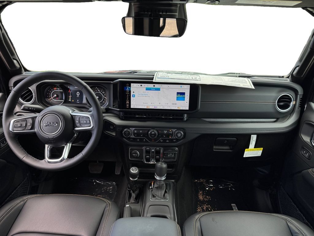 New 2025 Jeep Wrangler Unlimited Sahara AWD/4WD image 10