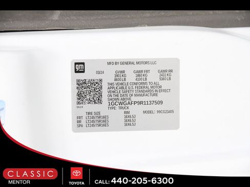 Used 2024 Chevrolet Express 2500 w/ Driver Convenience Package image 21