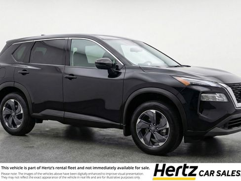 Used 2025 Nissan Rogue SV image 1