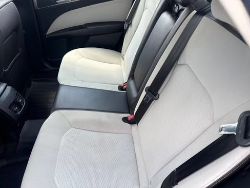 Used 2020 Ford Fusion SE w/ Equipment Group 151A FWD image 19