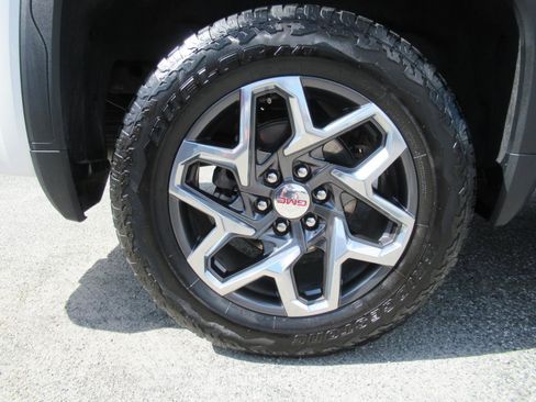 Used 2024 GMC Sierra 1500 SLT w/ SLT Premium Plus Package AWD/4WD image 7