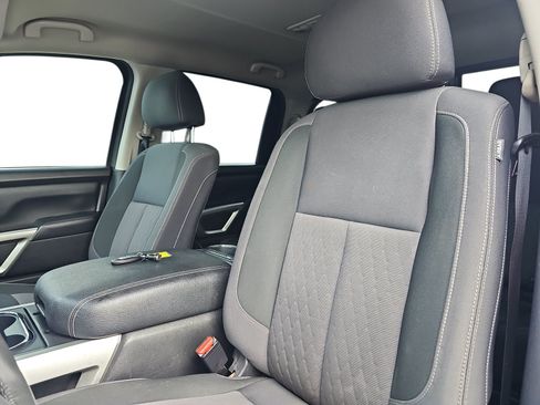 Used 2021 Nissan Titan SV w/ SV Convenience Package AWD/4WD image 12