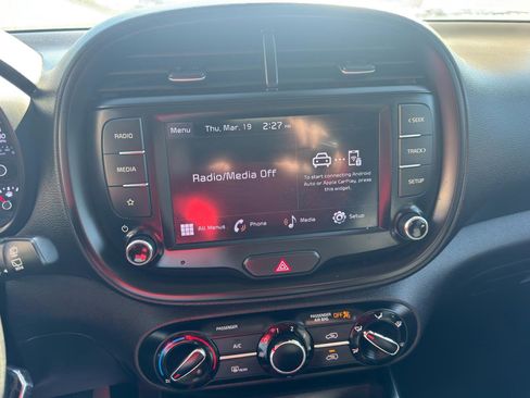 Used 2022 Kia Soul LX w/ Technology Package image 19