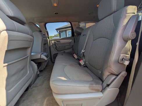 Used 2015 Chevrolet Traverse LS FWD image 27
