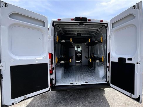 Used 2025 RAM ProMaster 2500 w/ Convenience Group FWD image 7