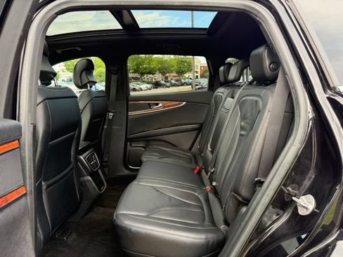 Used 2019 Lincoln Nautilus Select AWD/4WD image 26