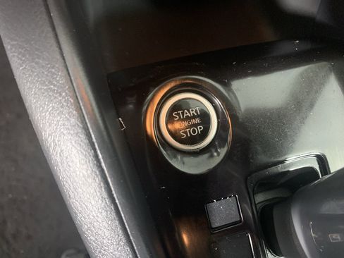 Used 2022 Nissan Kicks S image 17