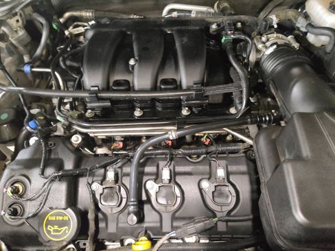 Used 2018 Ford Explorer XLT w/ Equipment Group 202A image 30