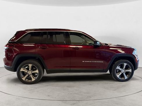 New 2026 Jeep Grand Cherokee Limited w/ Trailer Tow Package AWD/4WD image 7