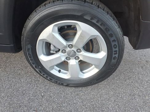 Used 2021 Jeep Compass Latitude w/ Convenience Group image 24