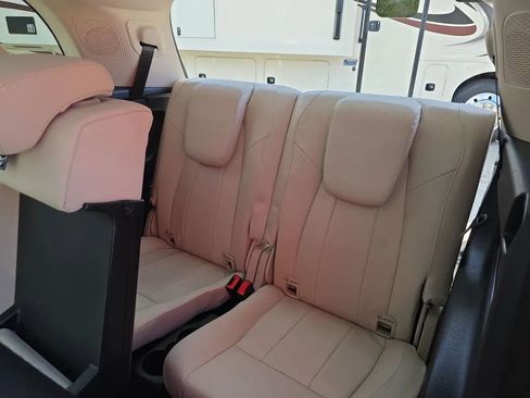 Used 2021 Mercedes-Benz GLB 250 image 48