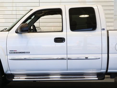 Used 2005 GMC Sierra 2500 SLE w/ Heavy-Duty Power Package AWD/4WD image 48