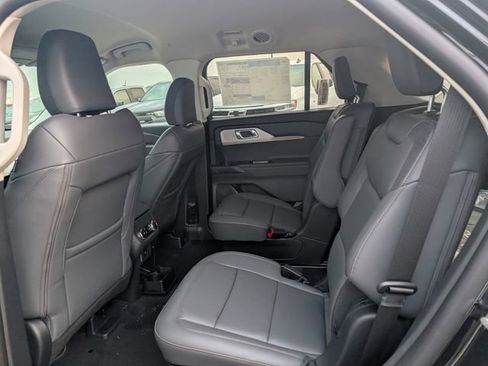 New 2026 Ford Explorer Active w/ Active Comfort Package image 7
