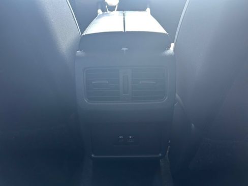 Used 2023 Nissan Rogue SV AWD/4WD image 38