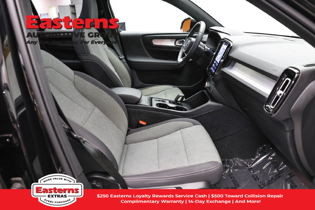 Used 2024 Volvo XC40 B5 Core AWD/4WD image 26