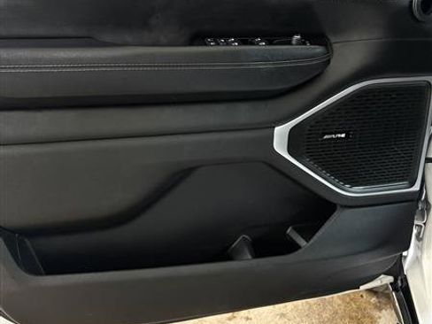 Used 2024 Jeep Wagoneer Series II w/ Flexible Seating Group image 12