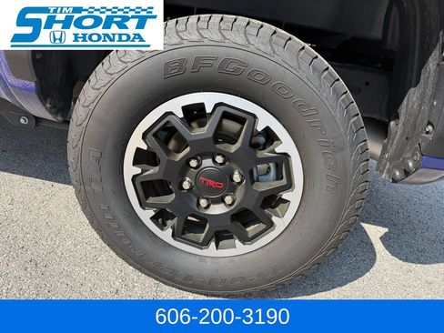 Used 2025 Toyota Tacoma TRD Off-Road AWD/4WD image 9
