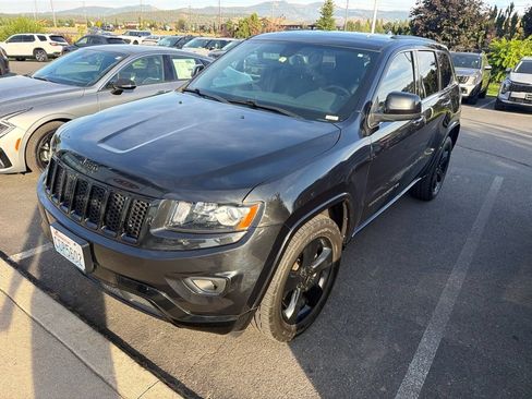 Used 2015 Jeep Grand Cherokee Altitude AWD/4WD image 2