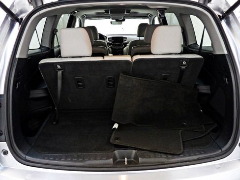 Used 2019 Honda Pilot Touring image 14