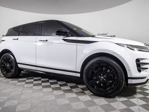Used 2025 Land Rover Range Rover Evoque Dynamic SE AWD/4WD image 3