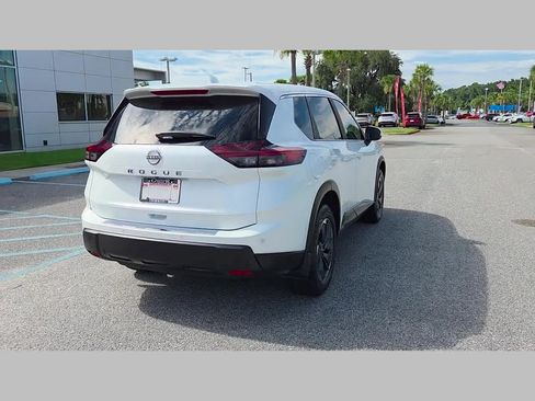 Used 2025 Nissan Rogue SV FWD image 33