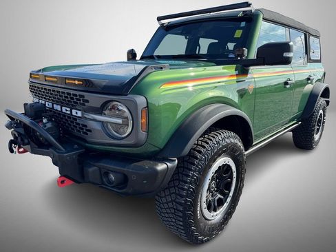Used 2023 Ford Bronco Badlands image 2