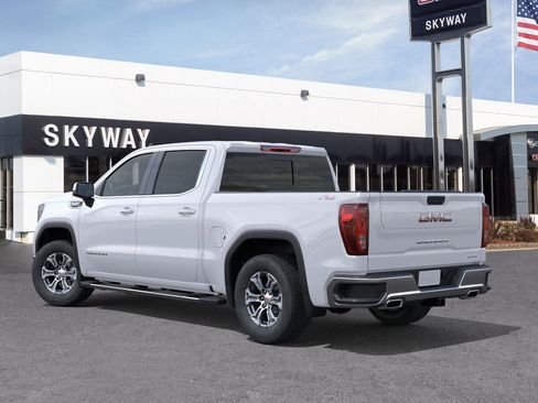New 2026 GMC Sierra 1500 SLE image 3
