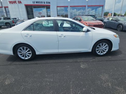 Used 2014 Toyota Camry XLE FWD image 2