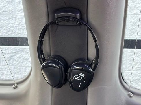 Used 2021 Ford Transit 150 Low Roof AWD image 41