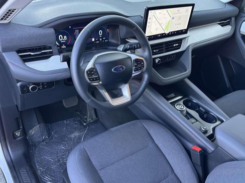 Used 2025 Ford Explorer Active image 9
