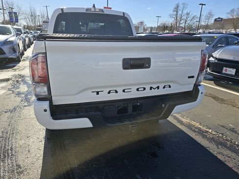 Certified 2022 Toyota Tacoma TRD Sport w/ Technology Package image 6