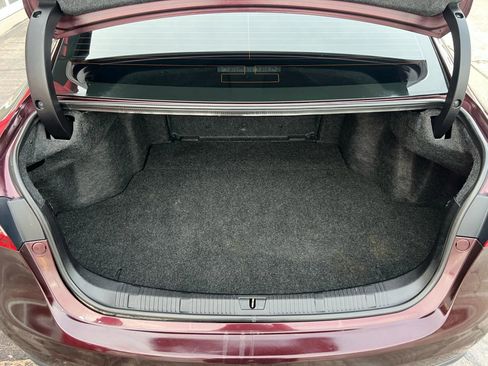 Used 2018 Toyota Avalon image 8