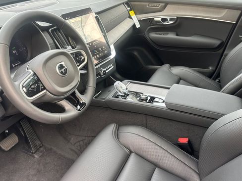 New 2026 Volvo XC90 T8 Ultra w/ Protection Package AWD/4WD image 9