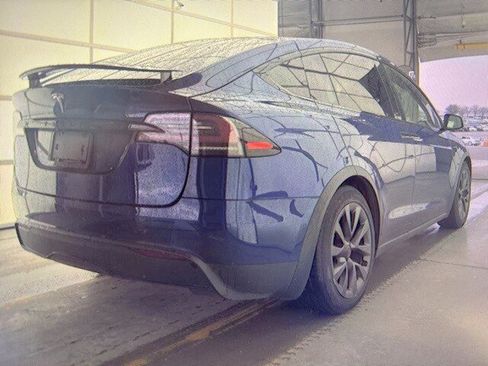 Used 2022 Tesla Model X image 2