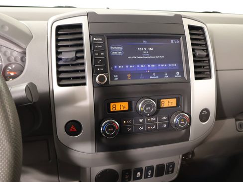 Used 2021 Nissan Frontier SV w/ Midnight Edition Floor Mats image 5