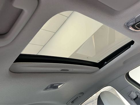 New 2026 Hyundai Elantra Limited image 21