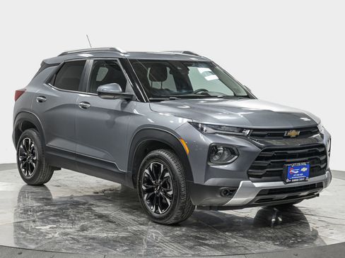Used 2021 Chevrolet TrailBlazer LT image 11