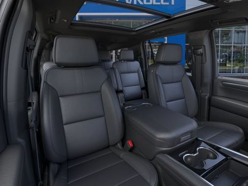 New 2026 Chevrolet Suburban RST w/ RST Capability Package AWD/4WD image 16