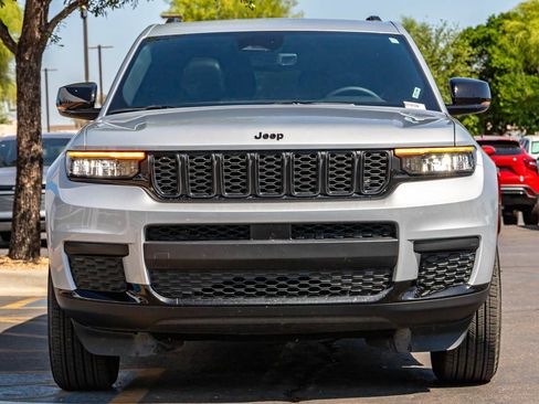 Used 2025 Jeep Grand Cherokee L Altitude RWD image 4