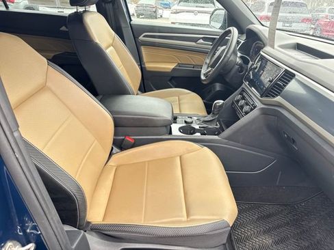 Used 2023 Volkswagen Atlas Cross Sport SE w/ Black Wheel Package image 33