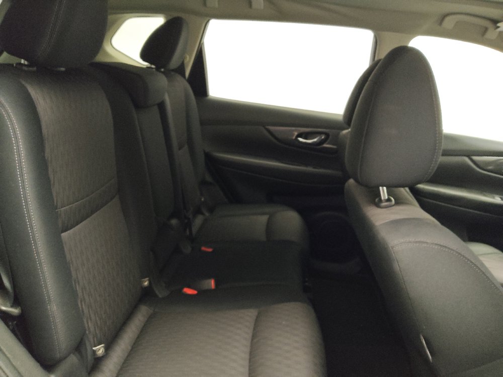 Used 2017 Nissan Rogue SV FWD image 19