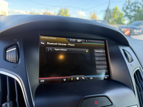 Used 2015 Ford Focus Titanium w/ Titanium Technology Package FWD image 19