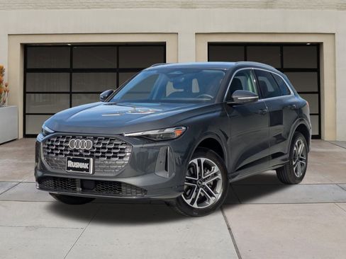 Used 2025 Audi Q5 Premium w/ Convenience Package image 3