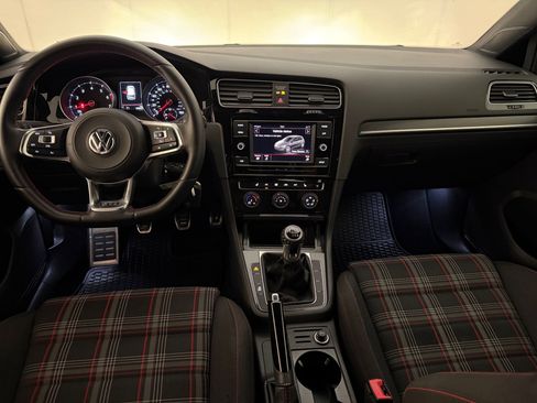 Used 2018 Volkswagen GTI S FWD image 24