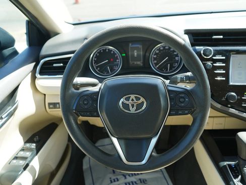 Used 2018 Toyota Camry LE FWD image 16