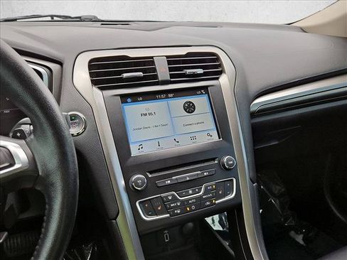 Used 2017 Ford Fusion SE w/ Equipment Group 201A AWD/4WD image 15