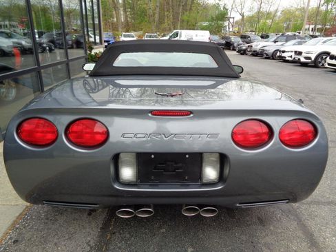 Used 2004 Chevrolet Corvette Convertible w/ Preferred Equipment Group RWD image 13