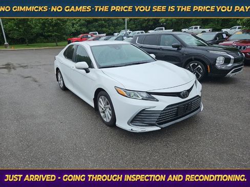 Used 2023 Toyota Camry LE w/ Convenience Package FWD image 1