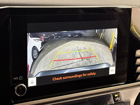 Used 2025 Toyota Camry SE FWD image 31