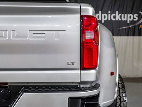Used 2023 Chevrolet Silverado 3500 LT w/ Convenience Package image 43